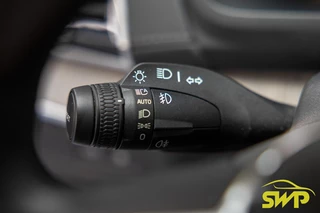 Volvo XC90 2.0 T8 Recharge AWD Ultimate Dark | Pano | Trekhaak zwenkbaar | Massage | Stoelventilatie | Harman Kardon | HUD | 4-zone | BLIS | ACC | Full option / 18