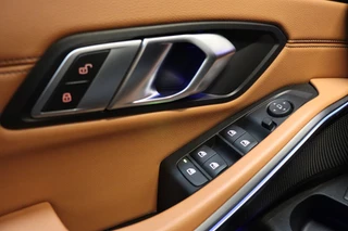 BMW 3 Serie Touring 320i High Executive M Sport Pakket Automaat  / Live Cockpit Professional / Cruise Control / Stoelverwarming / Active Guard Plus / Hifi / LED / Climate Control / Leder / 19 Inch / DAB / 27