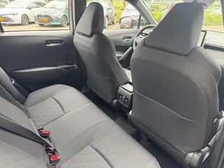 Toyota Corolla Cross 2.0 Hybrid 180 DYNAMIC NIEUW DIRECT LEVERBAAR! BLIND SPOT STOEL/STUURVERW KEYLESS 18'' LM-VELGEN APPLE/ANDROID NAVI CLIMA AD-CRUISE PARK-SENSOREN / 30