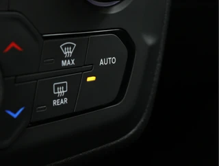 Jeep Renegade 1.4 MultiAir Night Eagle II Limited  | Org. NL | ACC | Carplay | 18'' / 46