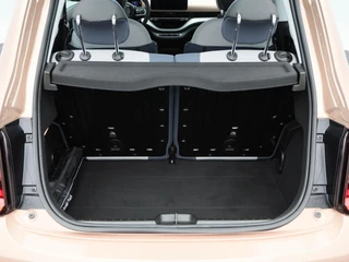 Fiat 500 3+1 Icon 42 kWh | Navigatie | Climate Controle | 17 Inch | Parkeersensoren | Bluetooth | 40.959 Km!! / 18