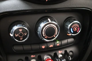 MINI Clubman Cooper Business  / Navigatiesysteem / Bluetooth / Airconditioning / Audio / 17 Inch / Cruise Control / 21