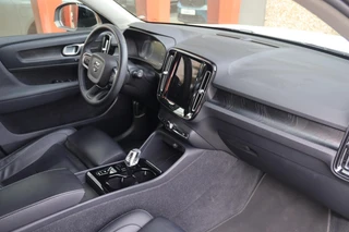 Volvo XC40 T5 Recharge Plus Dark | Stoelverwarming | Trekhaak | Parkeercamera | Leder | H/K | Pilot Assist | BLIS | Keyless / 20