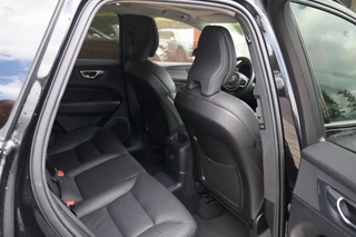 Volvo XC60 T6 Recharge AWD Plus Dark | Longe Range | Stoelverwarming | Parkeercamera | Panoramadak | Pilot Assist  | Leder | Keyless / 23