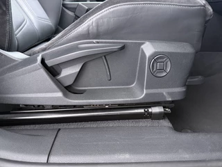Audi Q3 40 TFSI quattro S Line edition one  - Virtual cockpit - Schuif/kanteldak - Stoelverwarming - Camera - Cruisecontrol - AppleCarplay - Android Auto - Virena Zekerheidspakket 895, - BOVAG Garantie / 42