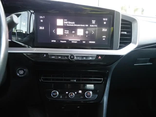 Opel Mokka-e Business Elegance 50-kWh 11kw bl. | SOH 91.6% | Achteruitrijcamera | Navigatie | Apple CarPlay | Android Auto | Climate/Cruise Control | LED koplampen | Lichtmetalen Velgen / 23