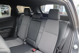 Toyota bZ4X Touring Dynamic 75 kWh NIEUW & DIRECT LEVERBAAR! BLIND-SPOT PARK-SENSOREN STOEL/STUURVERW APPLE/ANDROID 18" LM-VELGEN / 17