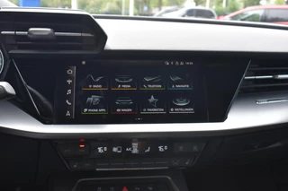 Audi A3 Sportback 35 TFSI S edition S-line | Leder | Adaptieve Cruise | Navi | Carplay | 12 mnd BOVAG garantie | Whatsapp 06-53188999 / 7