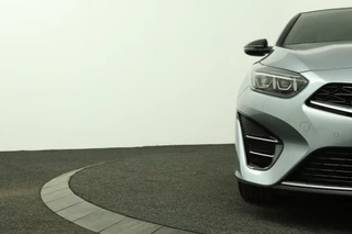 Kia ProCeed 1.5 T-GDi GT-Line AUTOMAAT  - Stoel/Stuur verwarming - Apple Carplay/Android Auto - Achteruitrij camera - Adaptieve cruise control - Navigatie - Fabrieksgarantie t/m 25-11-2031 / 14