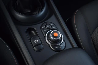 MINI Clubman 1.5 One Salt Business | Apple CarPlay | Stoelverw. | Cruise | Climate / 19