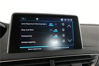 Peugeot 3008 1.2 PureTech Blue Lease Executive  | Trekhaak | Cruise | Lane warning | Navi | / 24