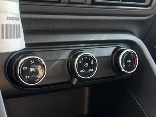 Citroen Ë-C3 Plus 113pk Comfort Range 44 kWh | Comfort Stoelen | Apple Carplay/Android Auto | Parkeersensoren | Full LED | DAB | Cruise Control | Airco | Draadloze telefoonlader | / 22