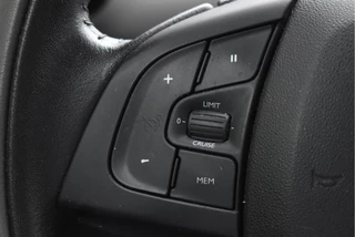 Citroën C4 Cactus 1.2 PureTech Shine Airbump Blackline  | NL-Auto | Nav | Cruise Control | PDC achter | LM-Velgen allweather | NAP | Distributie vervangen / 20