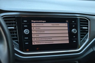 Volkswagen T-Roc 1.5 TSi 150 PK Style * Navigatie * Nette Auto * Automaat * / 16