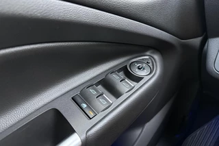 Ford Kuga 1.5 EcoBoost Titanium | Trekhaak | Achteruitrijcamera | Airco | Navigatie | Elektrische achterklep | Cruise control | Start/Stop bediening | Climate control | Parkeersensoren | Lederen/stof interieur | Stuurbediening / 21