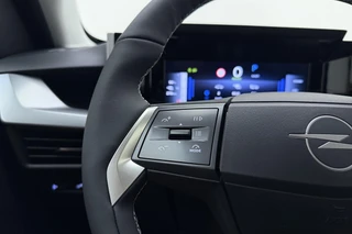 Opel Frontera Electric GS 44 kWh | Navigtatie | 8 Jaar speciale garantie | Stoel & Stuurverwarming | Camera | Dakrails | Extra getint glas | Cruise control | DAB Radio / 20