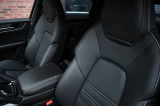 Porsche Cayenne Coupé 4.0 Turbo E-Hybrid GT  Burmester PDCC Carbon HUD ACC 360 / 71