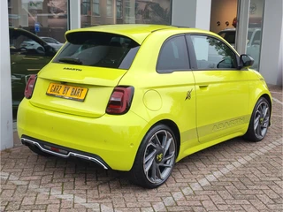 Abarth 500e SCORPIONISSIMA 42 kWh  SoH 94,12% !! | Alcantara sportstuur | Pano | Winterpakket / 6
