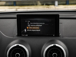 Audi A3 Sportback 30 TFSI Sport S Line Edition | Automaat | 3x S-Line | LED | Navigatie | Cruise Control | 18" / 27