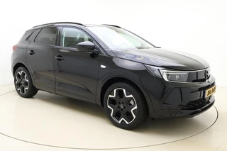 Opel Grandland 1.6 Turbo Plug-In Hybrid 300pk 4x4 GSe | Navigatie | Camera | Comfort stoelen | Elektrische achterklep | Stoel- en stuurverwarming | Adaptive Cruise control | / 9