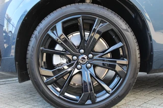 Volvo XC60 2.0 T6 PHEV AWD Plus Black Edition  | Panoramadak | Head-up | 360 Camera | H&K / 8