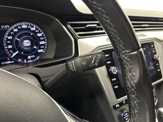 Volkswagen Passat Variant 1.5 TSI Highline NAVI CARPLAY CRUISE LM ECC. / 23