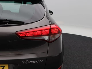 Hyundai Tucson 1.6 GDi 132Pk Comfort | Stoelverwarming | Trekhaak | Camera | Cruise Control | CarPlay | Climatronic | 17 Inch / 14