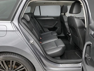Škoda Superb Combi 1.4 TSI iV 218 pk Business Edition Plus AUT  | 1e eigenaar | navigatie | panoramadak | trekhaak | leder interieur / 23