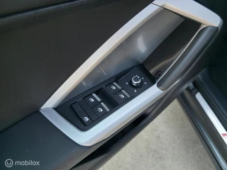 Audi Q3 45 TFSI e S-Line / Pano / Leder / El.Trekh. / Camera / 30