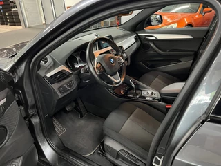 BMW X2 SDrive18i Executive / NL-auto / Navigatie / 11