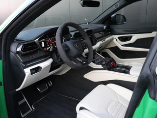 Lamborghini Urus 4.0 V8 Hybrid SE VERDE VIPER | DARK PACKAGE | CLASSICO LEDER | B&O 3-D  | CARBON-DAK | INTERIEUR- CARBON PAKKET | SOFT-CLOSE | 360° CAMERA | HEAD-UP | STOELVERK. | ADAPT. CRUISE | 5 JAAR GARANTIE | FULL OPTIONS!! / 12