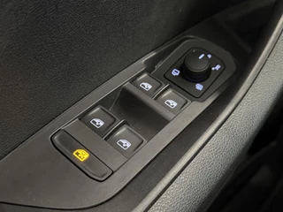 Skoda Karoq 1.5 TSI Sportline | Pano | Clima | Stuur/Stoelverwarming | Cruise | Carplay | Navi | ( Vestiging - Nieuwegein) / 13