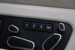 Bentley Flying Spur 6.0 W12 | LEDER | SCHUIFDAK | KERAMISCH | NAIM SOUNDSYSTEM | ENTERTAINMENT ACHTERIN | STOELVERKOELING/VERWARMING | MASSAGE | CAMERA | AIRCO | CRUISE | NAVI | / 21