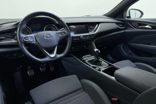 Opel Insignia Grand Sport 1.5 Turbo Business Executive | Climate Control | Camera achter | OPC Line pakket | AGR stoelen | Stoel- en stuurverwarming | Keyless Entry & Start | Navigatie / 18