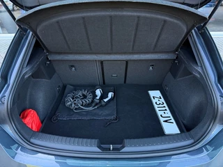 SEAT Leon 1.4 TSI eHybrid PHEV FR 204PK Trekhaak Camera Carplay ACC / 57