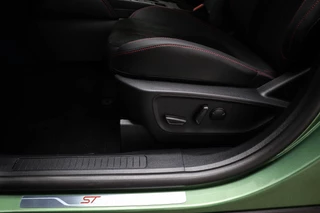 Ford Kuga 2.5 PHEV ST-Line X | WINTER PACK | ACHTERBANKVERWARMING | DAB | APPLE | 360 CAMERA / 35