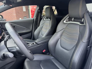 Toyota C-HR 2.0 Plug-in Hybrid 220 Première Edition PANODAK LEER 360° CAMERA JBL-AUDIO EL-STOEL STOEL/STUURVERW BLIND SPOT KEYLESS LED EL-ACHTERKLEP 19'' LM-VELGEN NL-AUTO / 8