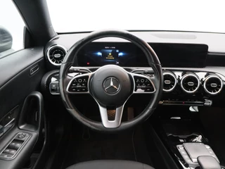 Mercedes-Benz CLA-klasse Shooting Brake 180 Business Solution 136 Pk Automaat | Stoelverwarming | Camera | Cruise Control | CarPlay | Climatronic | 16 Inch | 97.722 Km !! / 35