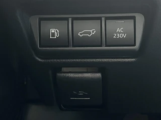 Toyota Prius 2.0 Plug-in Executive Skyview APPLE/ANDORID PANO AD-CRUISE STOELVERWARMING CLIMA NAVI PARK-SENSOREN / 14