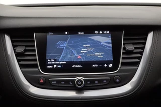 Opel Grandland X 1.2 Turbo 130pk Innovation | Navigatie | Trekhaak | Climate control | AGR Comfortstoelen | Elektrische achterklep | Stoel- en stuurverwarming | Camera / 27