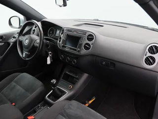 Volkswagen Tiguan 1.4 TSi R-Line Edition 125 Pk | Panoramadak | Trekhaak | Camera | Cruise Control | Climatronic | Navigatie | 18 Inch / 37