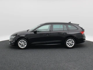 Skoda Octavia Combi 1.5 TSi 150 Pk First Edition | Stoelverwarming | Camera | Cruise Control | Navigatie | CarPlay | Matrix LED | 17 Inch | 60.639 Km !! / 8