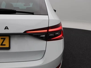 Škoda Superb Combi 1.5 TSi ACT 150 Pk Automaat Sportline Business | Trekhaak | Stoelverwarming | Panorama dak | Camera | Canton Audio | Alcantara | CarPlay | 18 Inch / 14