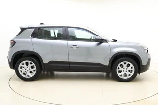 Jeep Avenger 1.2 Altitude 100 PK | Navigatie | Climate control | Camera | Parkeersensoren | Keyless | Lichtmetalen velgen | Parkeersensoren / 10