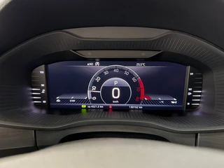 Skoda Kodiaq 1.5 TSI Ambition 7p. | 7-persoons | Carplay & Android Auto | Trekhaak | Camera | Stoelverwarming | KESSY | 18 Inch / 9