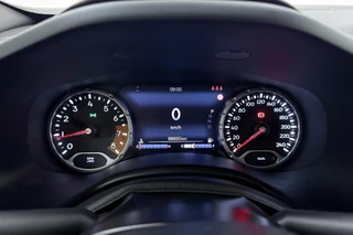 Jeep Renegade 1.3T-e Freedom Automaat | Navigatie | Trekhaak | Camera | Dakrails | Extra getint glas | Lichtmetalen velgen | Parkeerassistent / 33