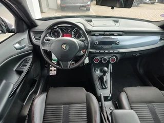 Alfa Romeo Giulietta 1.4 T SPORTIVA AUTOMAAT  Cruise Control | Clima | Parkeersensoren / 13