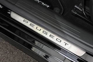 Peugeot 208 1.2 Hybrid 110 e-DCS6 GT Camera Keyless LED Apple CarPlay / 23