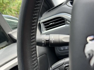 Peugeot 2008 Blue Lion 1.2 PureTech 110PK / 18