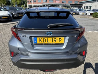 Toyota C-HR 1.8 HYBRID STYLE STOELVERW BLIND-SPOT PARK-SENSOREN NAVI APPLE/ANDROID KEYLESS 18" LM-VELGEN ALL-SEASONS / 5